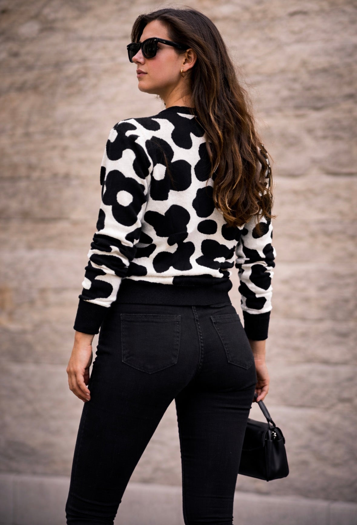 Jersey flores blanco y negro