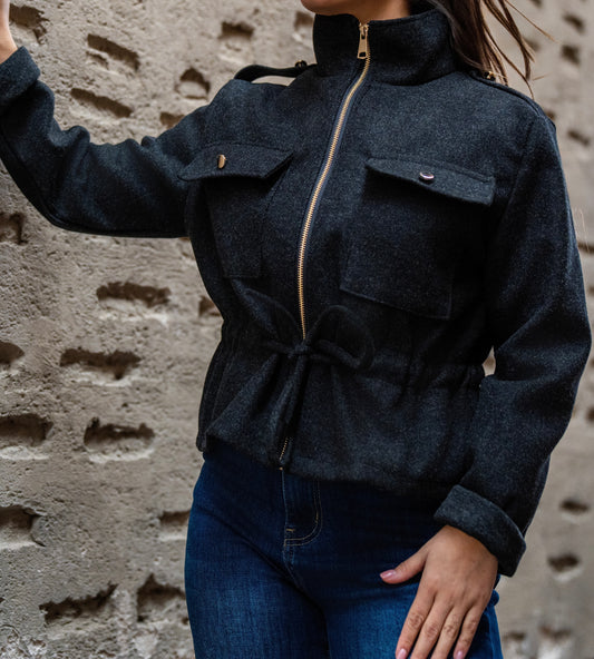 Chaqueta de cuello negra