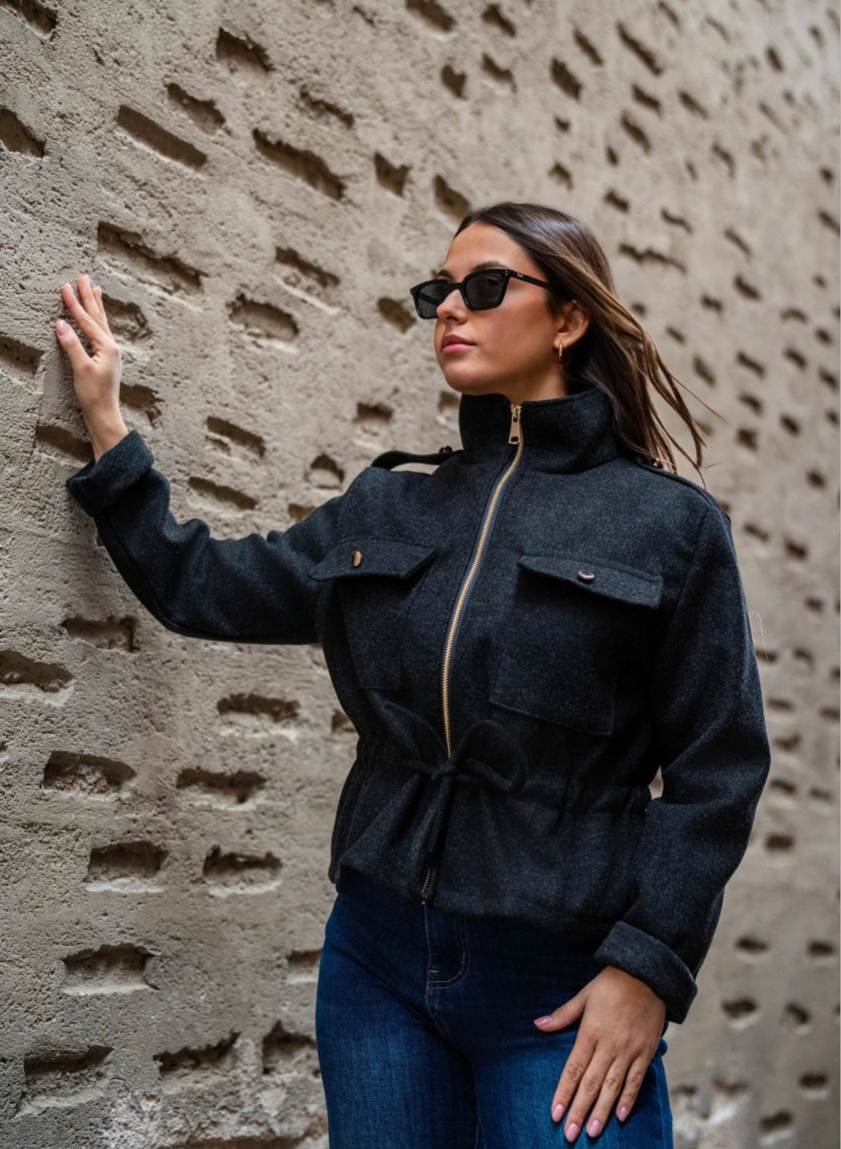 Chaqueta de cuello negra